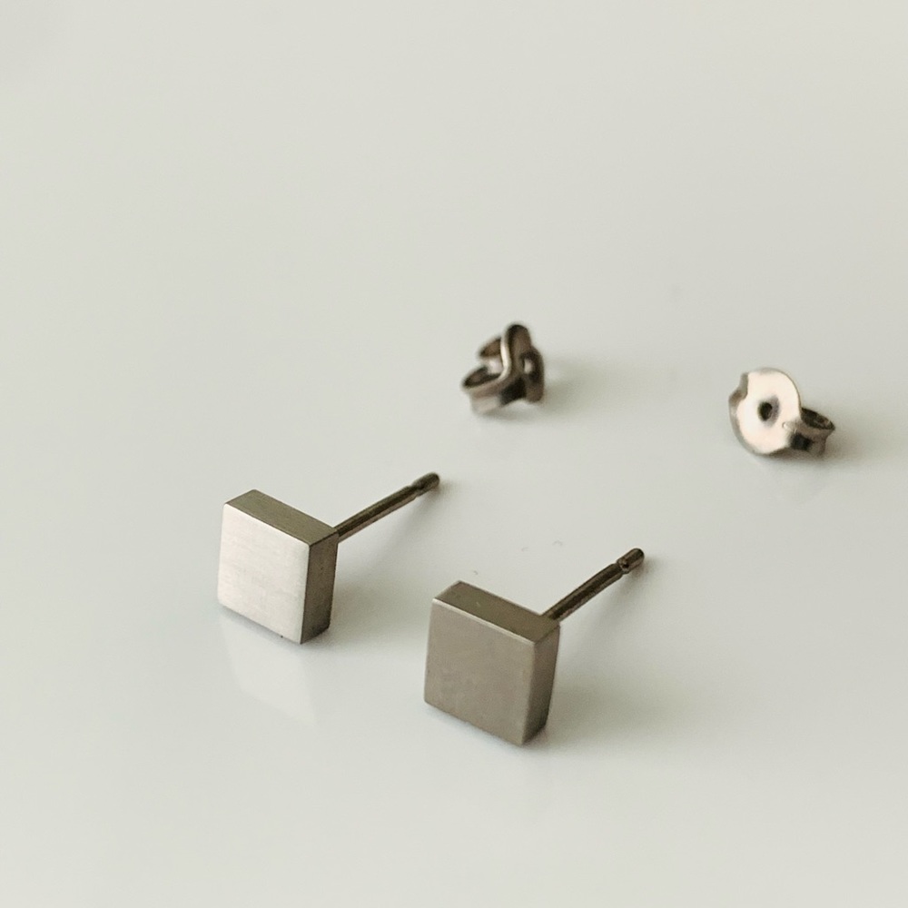 Titanium 5mm square studs